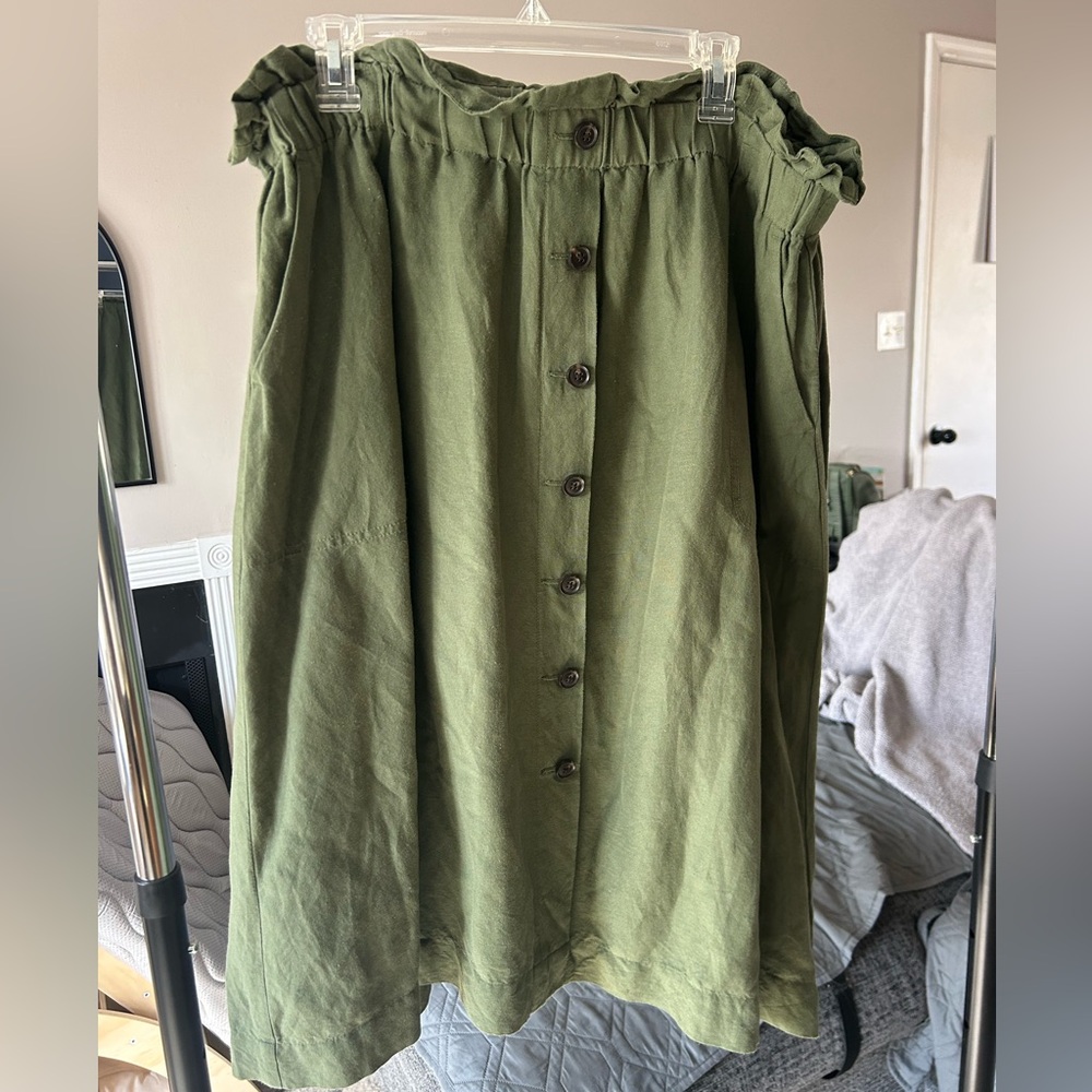 Madewell Ruffled MidiSkirt with Buttons